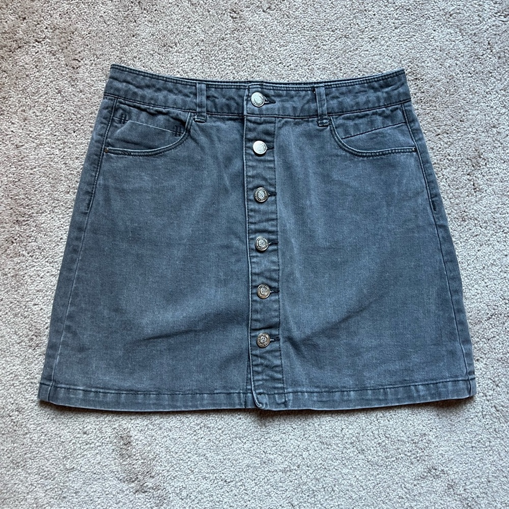 Gray jean mini skirt buttons